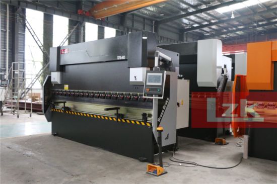 300ton CNC الصحافة الفرامل آلة لثني الصفائح المعدنية بطول 3m