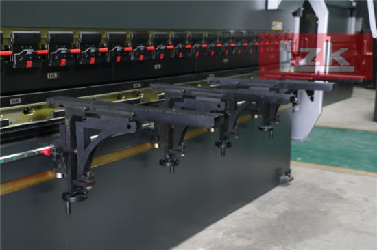 آلة ثني كبيرة من الفولاذ المقاوم للصدأ 200tonx4000mm 10mm